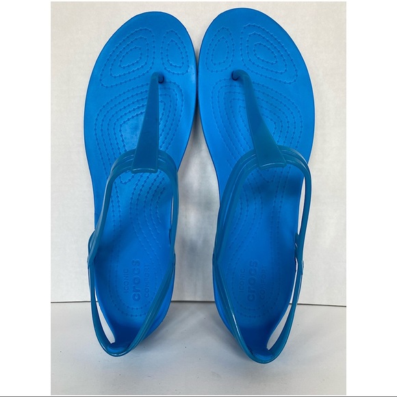 bright blue crocs